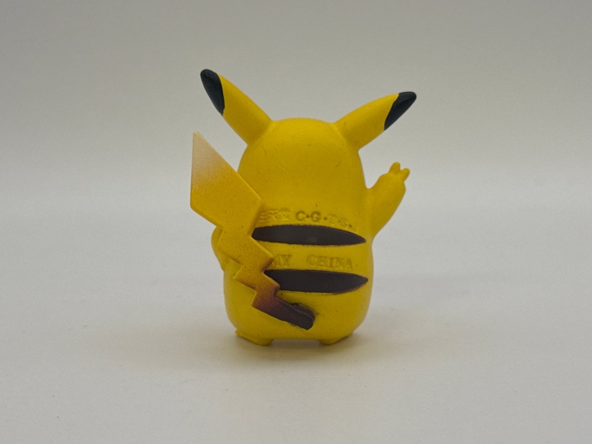 Peace Sign Pikachu 2” 1999 Mini Figure CL 01