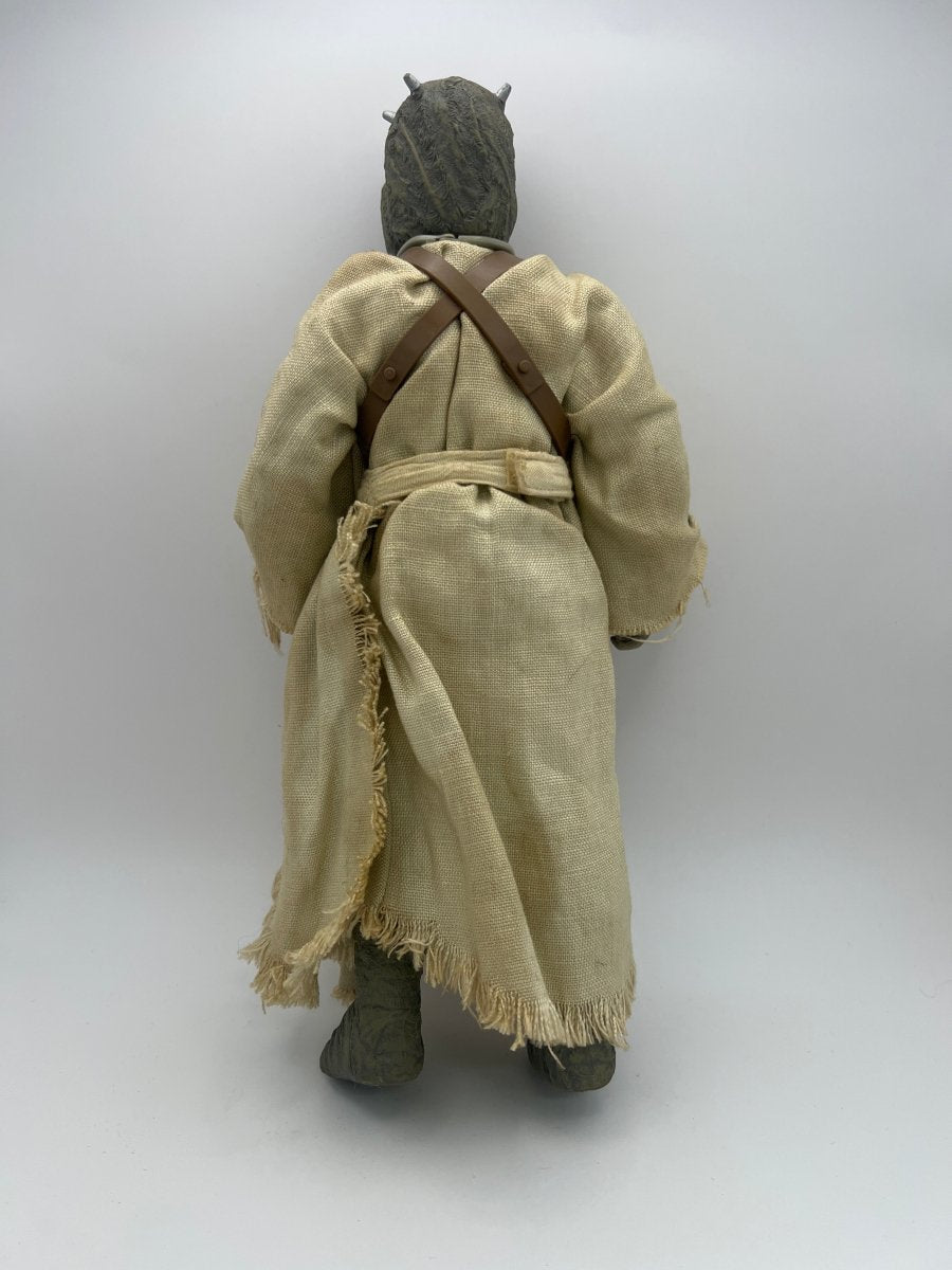 Hasbro: Star Wars 12" Tusken Raider C-022B 1992 Action Figure