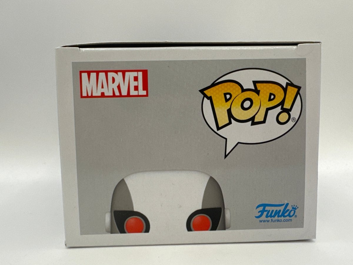 Marvel: Spider-Man (Bug-Eyes Armor) - 2022 Winter Convention Exclusive #1067 Funko Pop