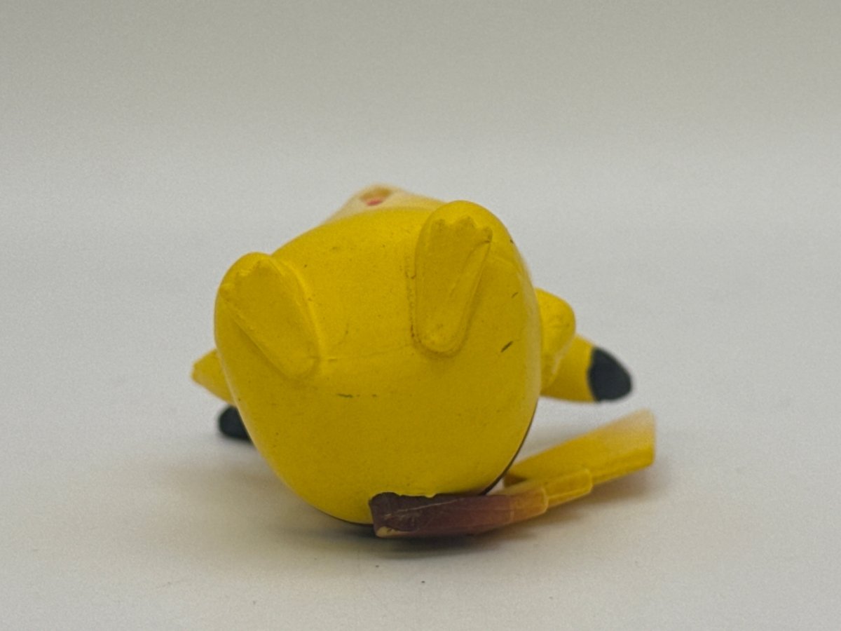 Peace Sign Pikachu 2” 1999 Mini Figure CL 02