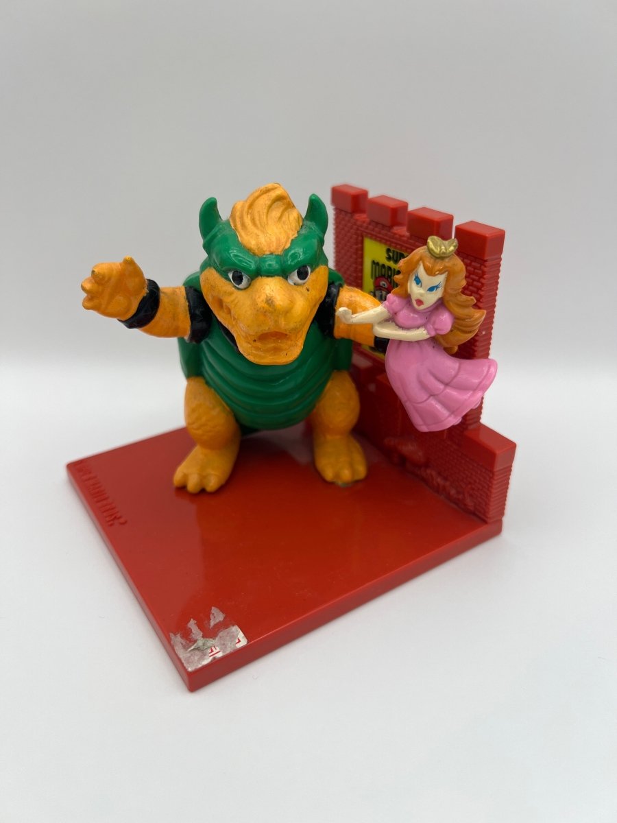Super Mario Bros. Trophy Bowser and Princess Peach (1988) Collectible