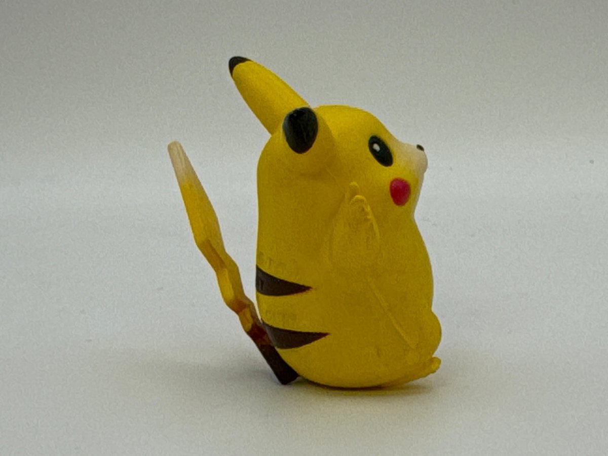 Peace Sign Pikachu 2” 1999 Mini Figure CL 03
