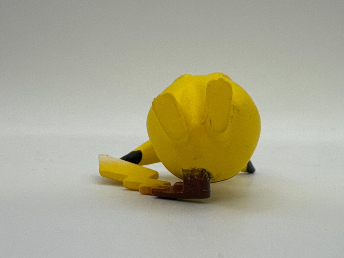Curious Pikachu 2” 1999 Mini Figure CL 02
