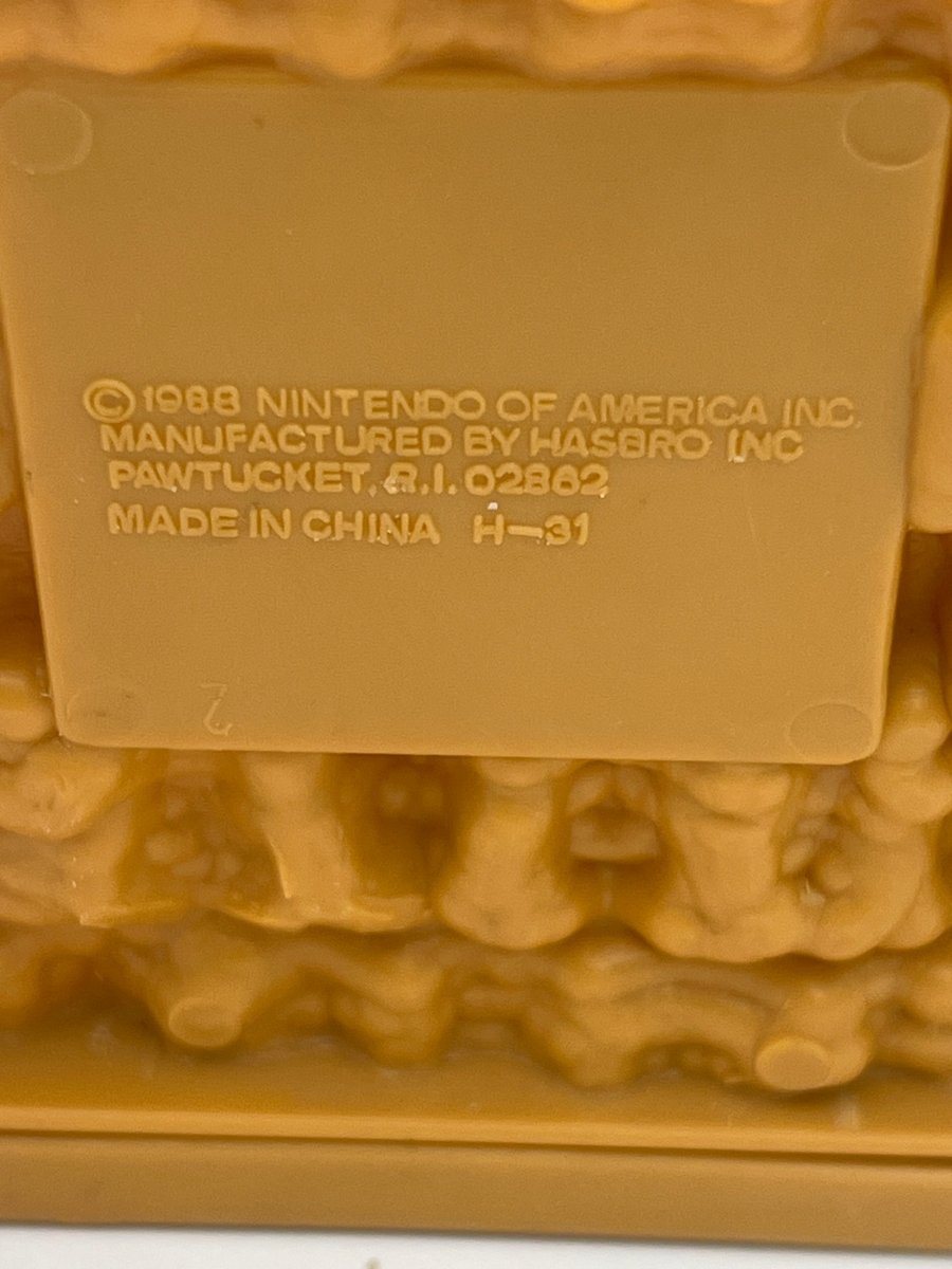 Punch Out! Trophy Mac Catches Tiger Magic Punch (1988) Collectible