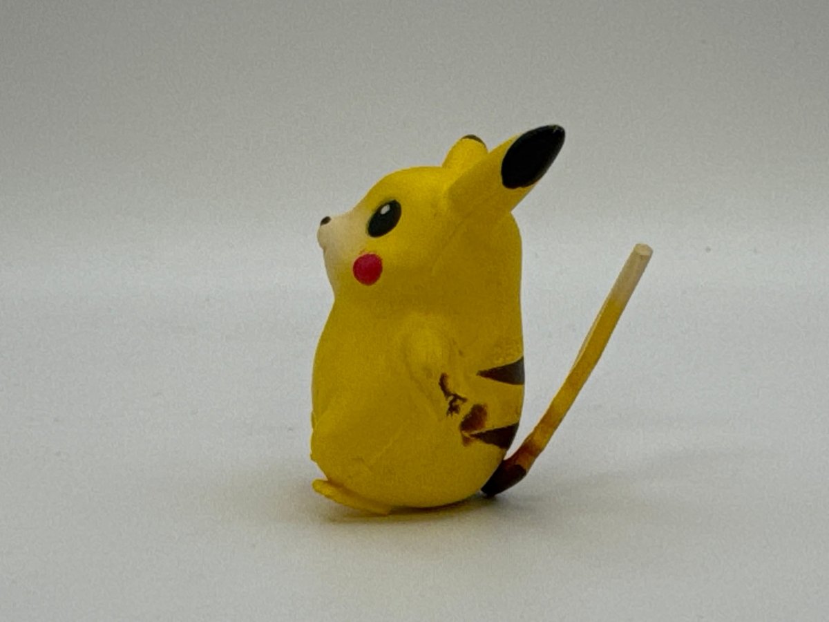 Peace Sign Pikachu 2” 1999 Mini Figure CL 03